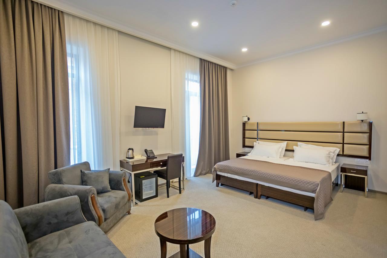 Hotel Genio Tbilisi Bagian luar foto